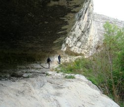 Picture of the Starosele rock-shelter.