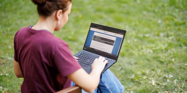Students in front of laptops