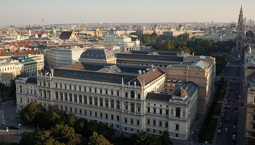Luftansicht des Hauptgebäudes der Universität Wien