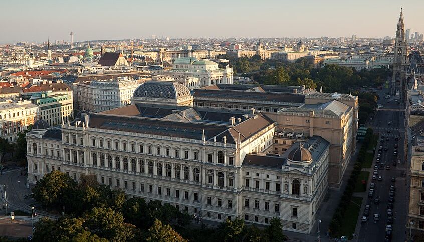 C: Georg Herder Luftansicht des Hauptgebäudes der Universität Wien