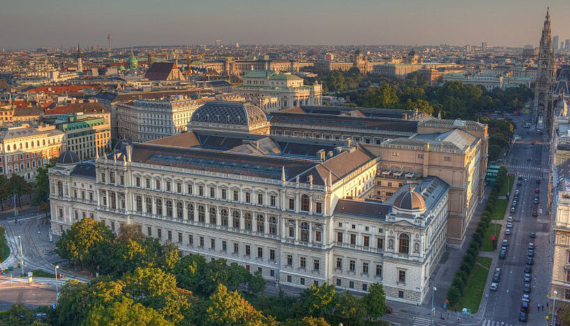 Luftansicht des Hauptgebäudes der Universität Wien