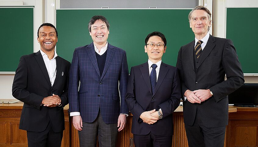 f.l.t.r: Univ.-Prof. Dr. Nuno Maulide (Head of the Department of Organic Chemistry, University of Vienna; Chairman of JWOCS-23), Univ.-Prof. Dr. Hideki Yorimitsu (Kyoto University; Vice-Chairman of JWOCS-23), Junichiro Otaka (Deputy Ambassador of Japan in Austria), Univ.-Prof. Dr. Sebastian Schütze (Rector of the University of Vienna