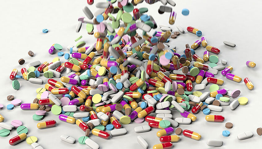 © Pixabay Bunte Pillen auf einem Haufen
